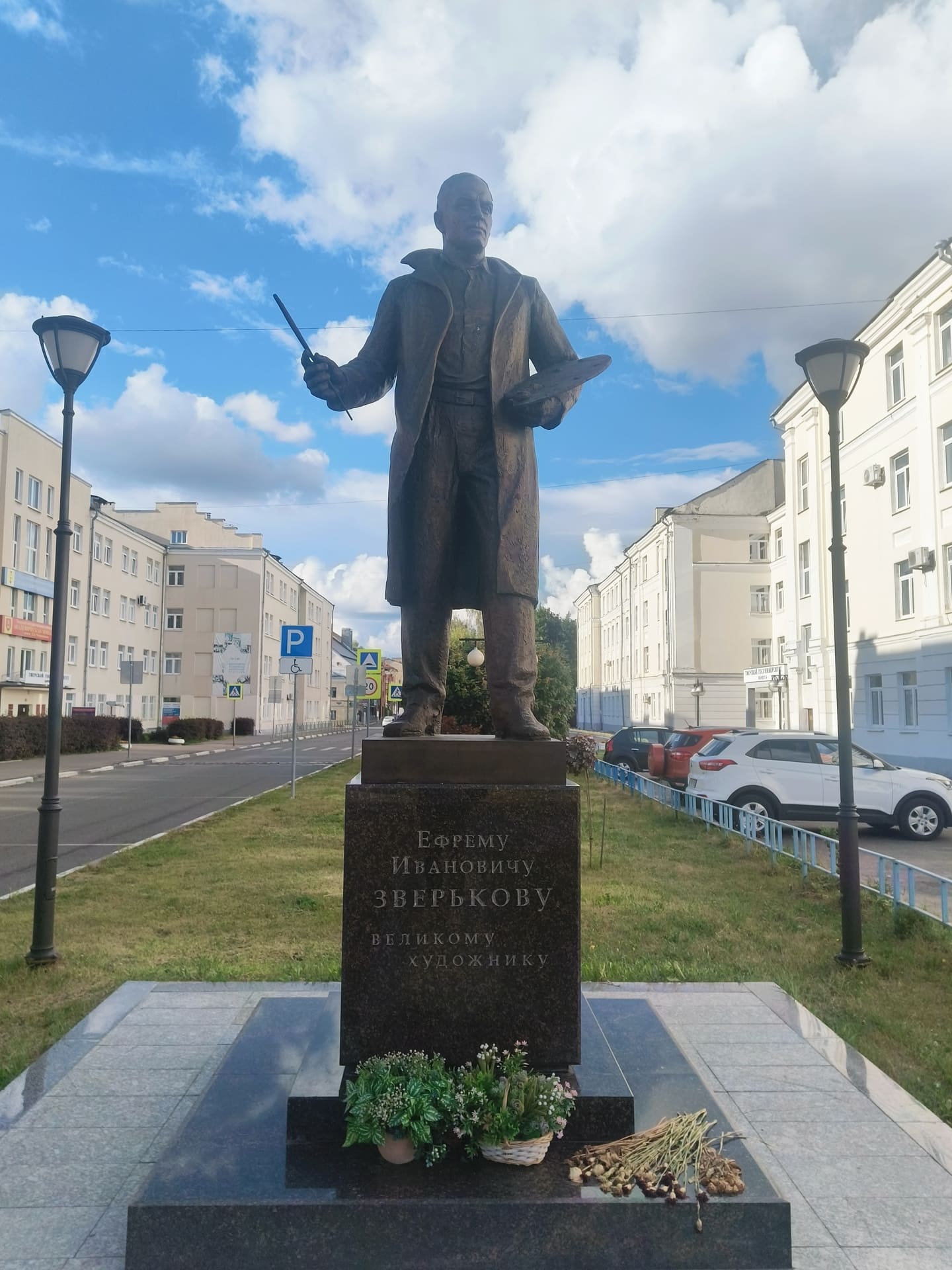 Памятник Ефрему Ивановичу Зверькову в Твери